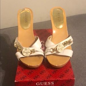 GUESS BY MARCIANO WHITE & GOLD HEELS